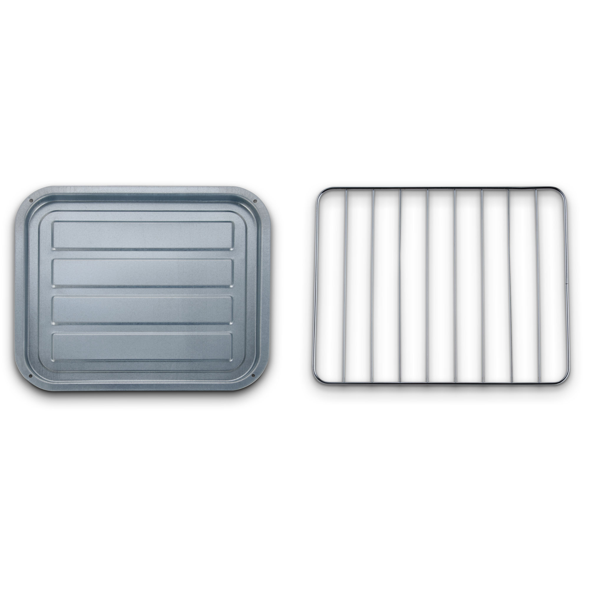 Une plaque de cuisson et une grille chromée sont côte à côte sur fond blanc.
