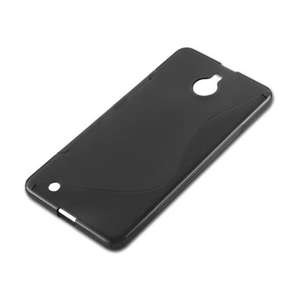 Una custodia nera per telefono con ritaglio per fotocamera sul retro.