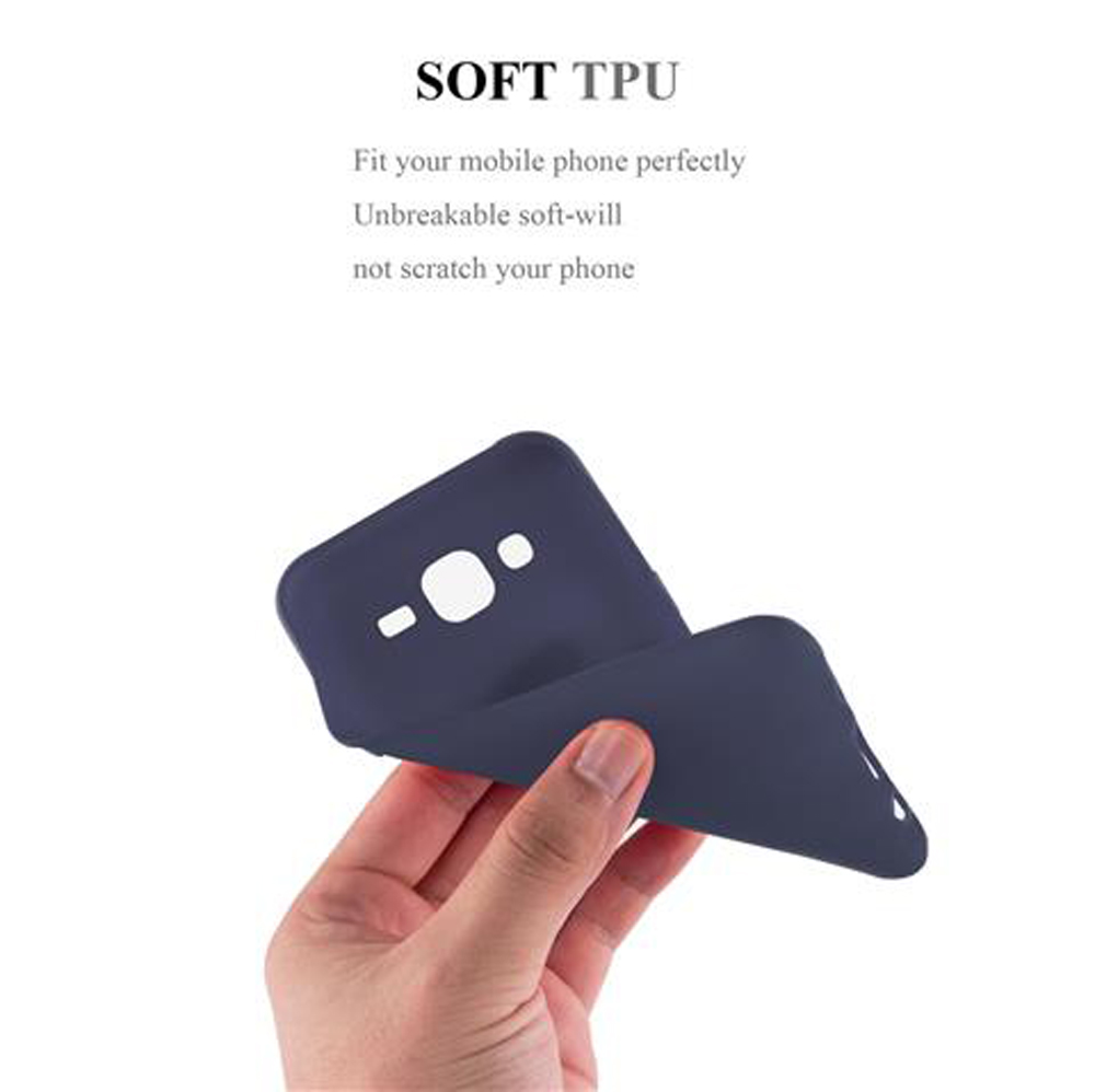 Una custodia per telefono in TPU blu scuro è tenuta da una mano, mostrando la sua flessibilità.