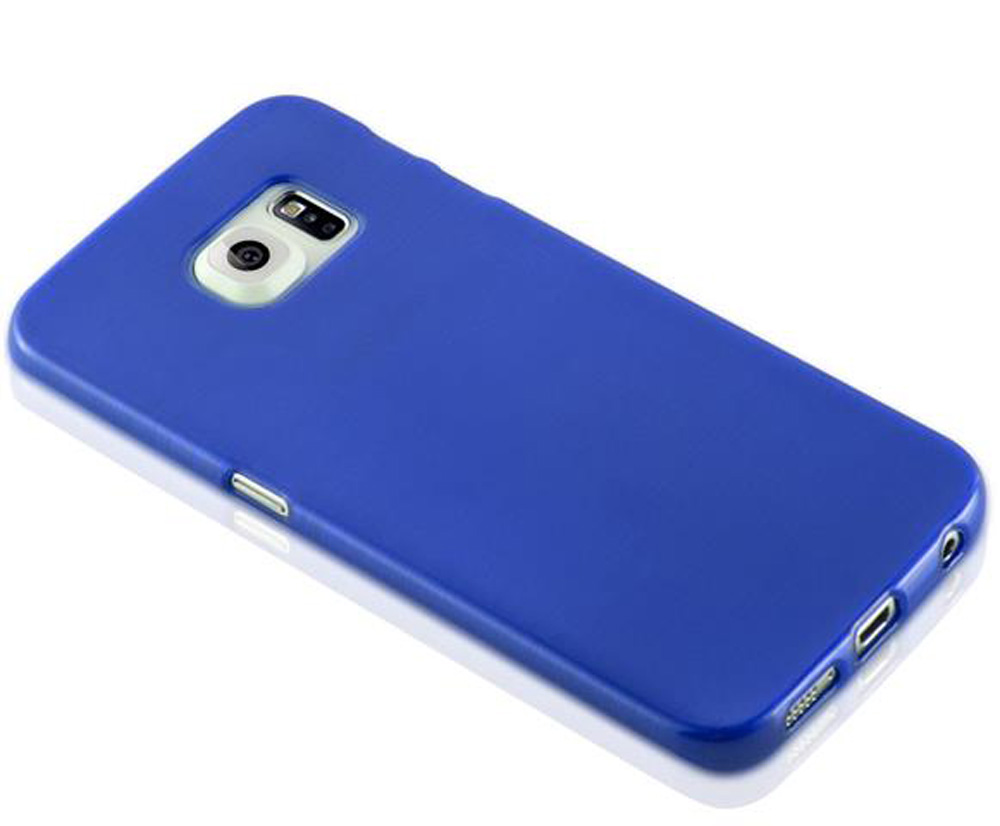 Eine blaue Handyhülle liegt auf einem weißen Hintergrund.