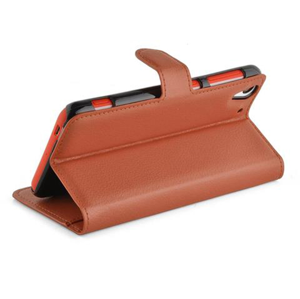 Una custodia a flip in pelle marrone per smartphone, che funge da supporto.