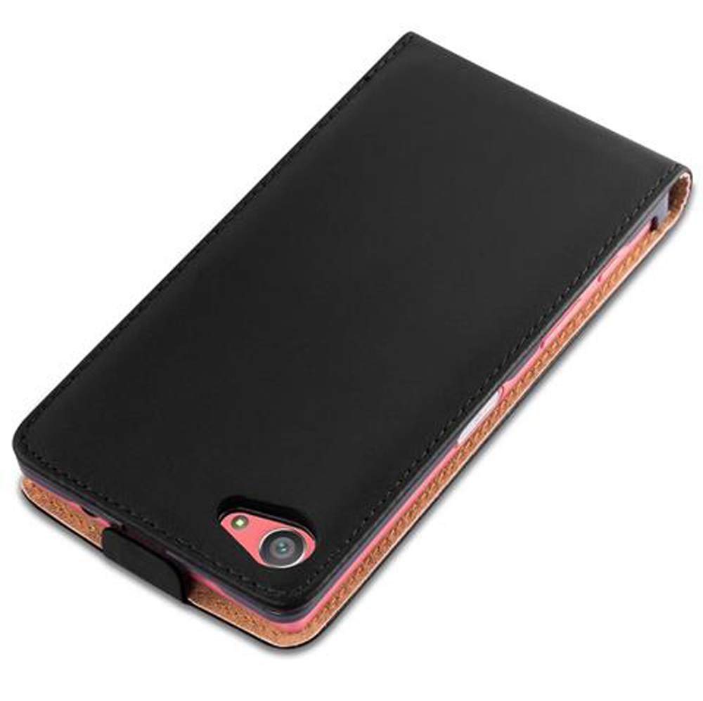 Schwarzes Leder-Flip-Case für ein Smartphone mit Kameraloch.