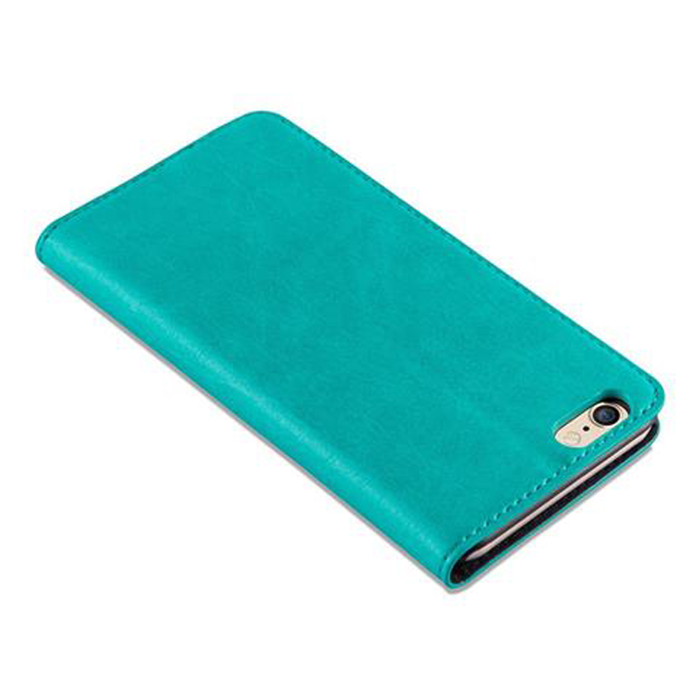 Una custodia per telefono color turchese riposa su sfondo bianco.
