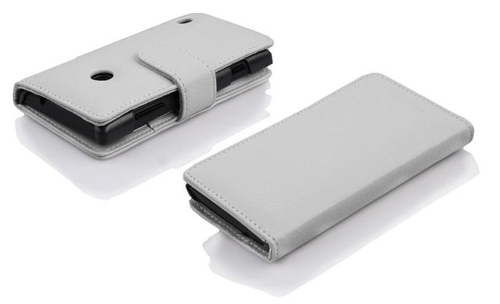 Due custodie per telefono in pelle bianca su sfondo bianco.