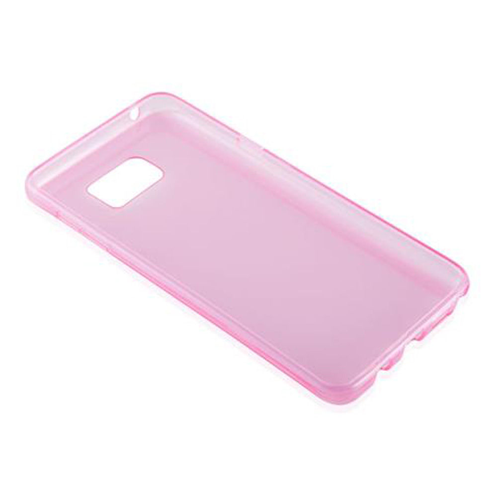 Una cover rosa trasparente per telefono giace su uno sfondo bianco.