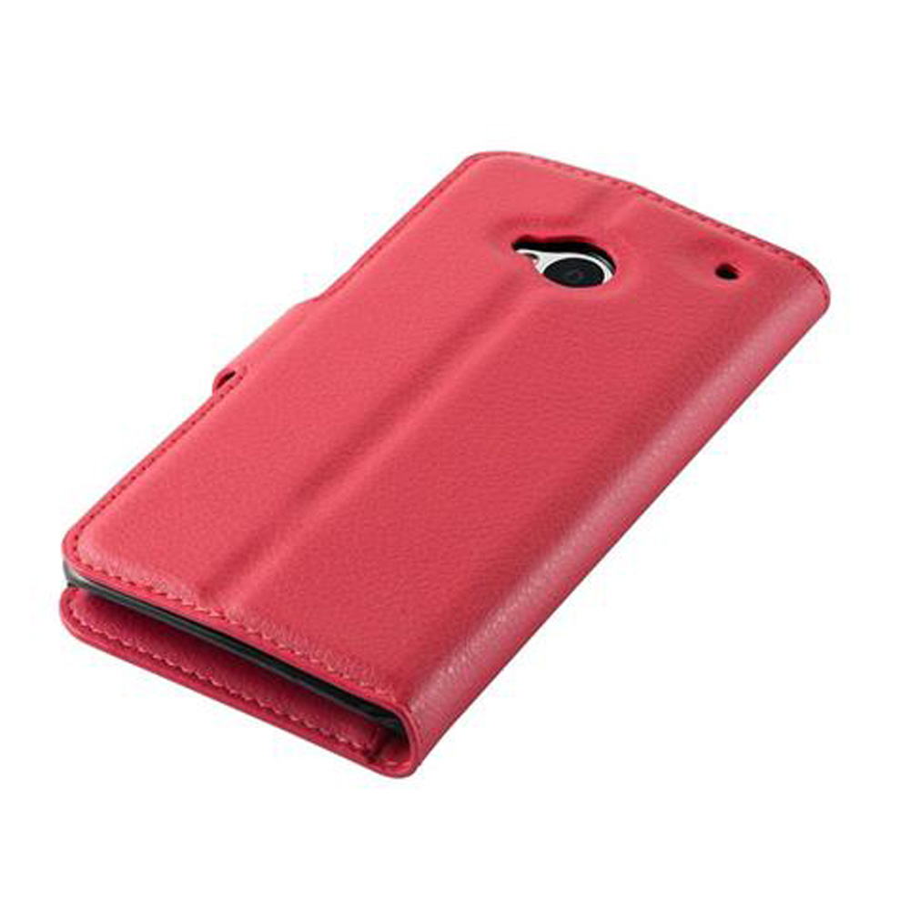 Custodia a libro rossa per smartphone con foro per fotocamera.