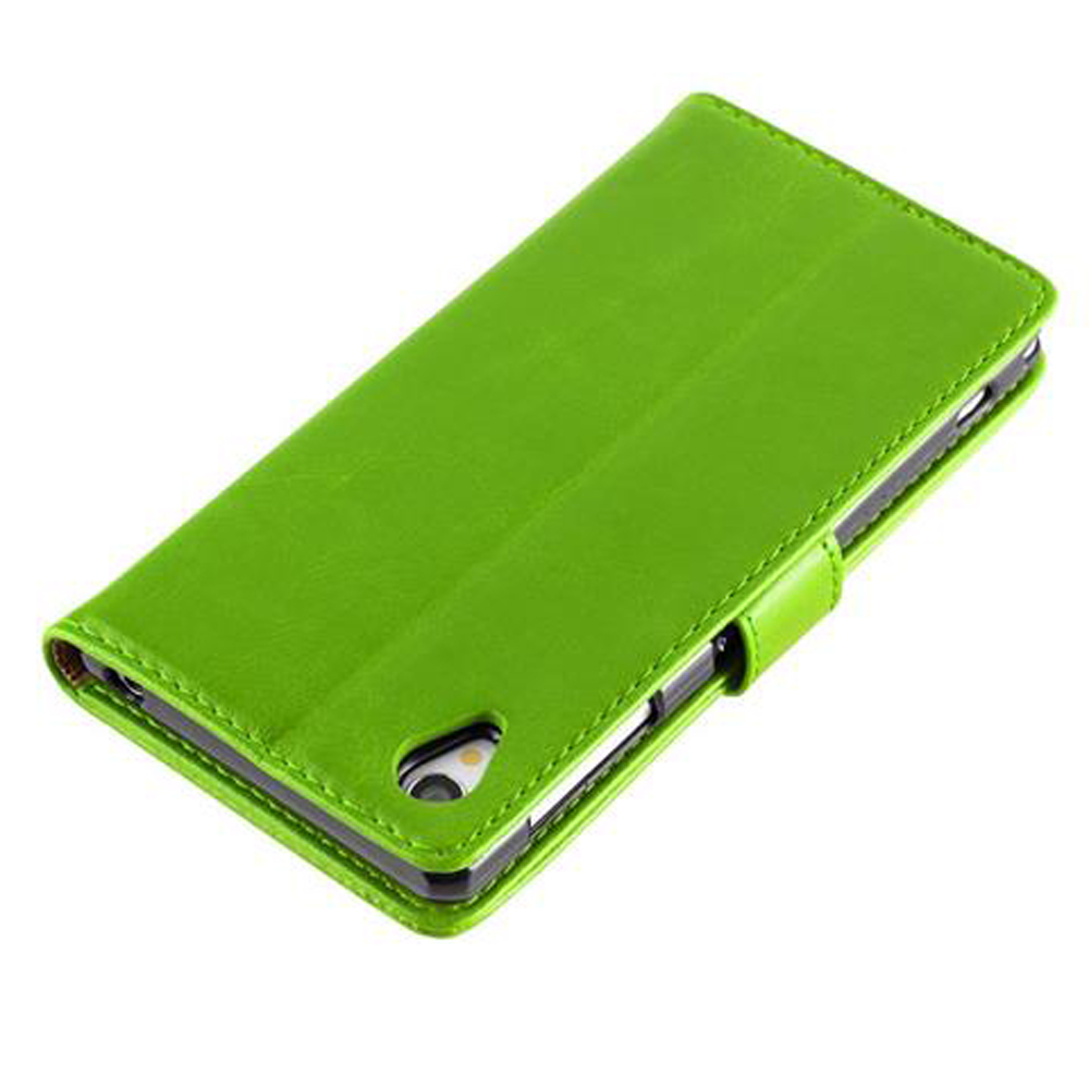 Una custodia verde per telefono con ritaglio per fotocamera e chiusura a cinturino.