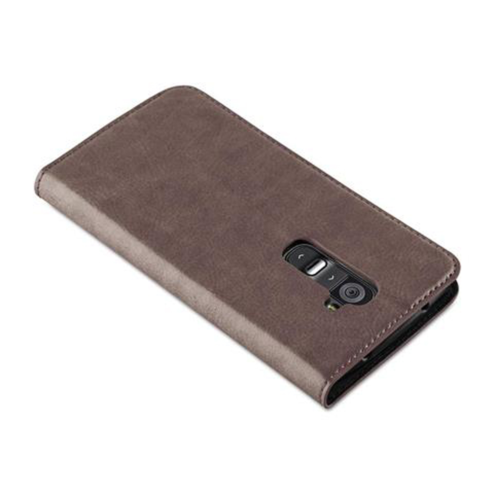 Custodia in pelle marrone per smartphone con foro per fotocamera.