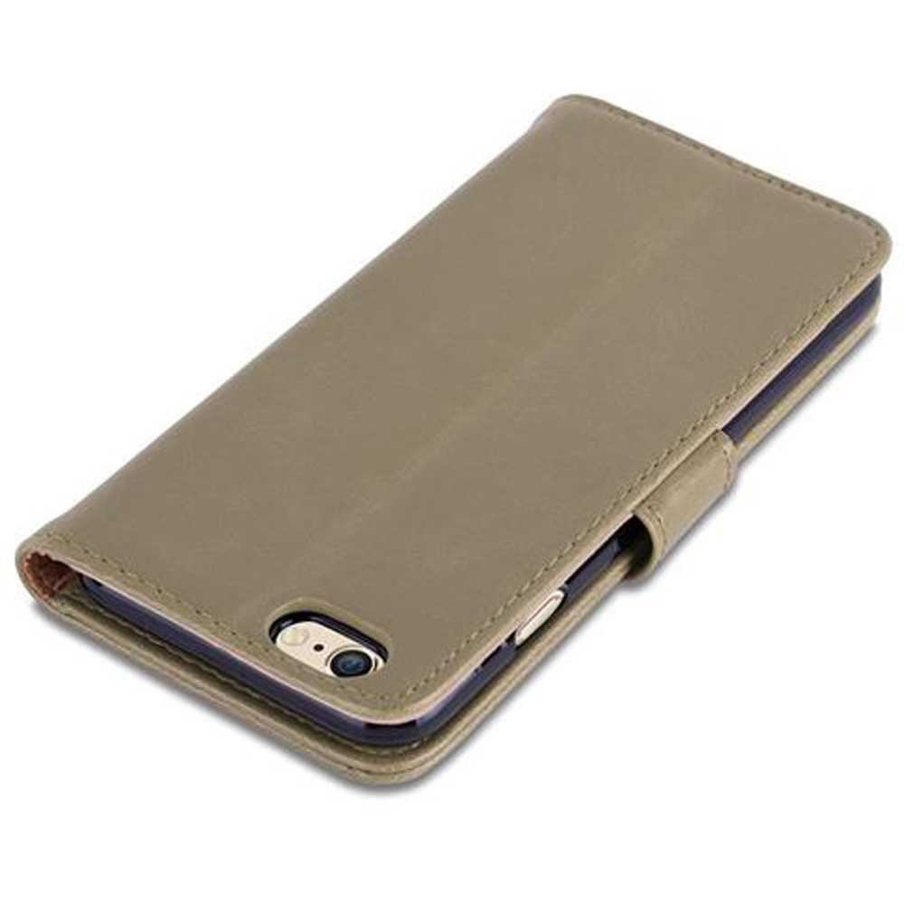 Una custodia a libro per telefono color cuoio su sfondo bianco.