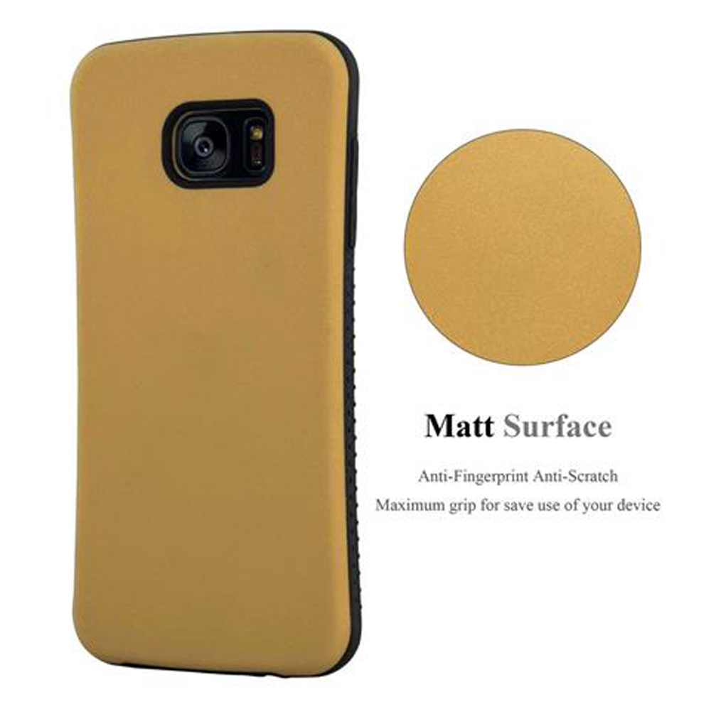Una custodia dorata per telefono con ritaglio fotocamera e testo.