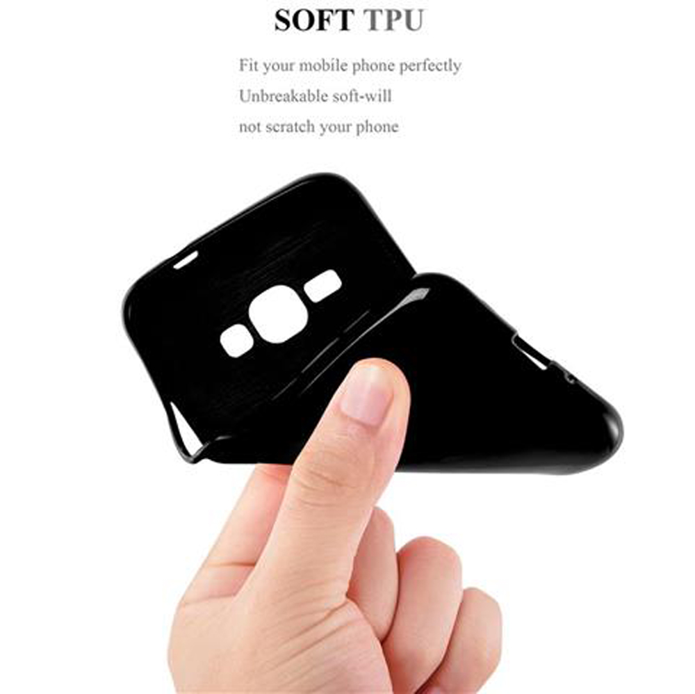 Schwarze Handyhülle aus TPU, die von einer Hand gehalten wird. Ausschnitt für Kamera.