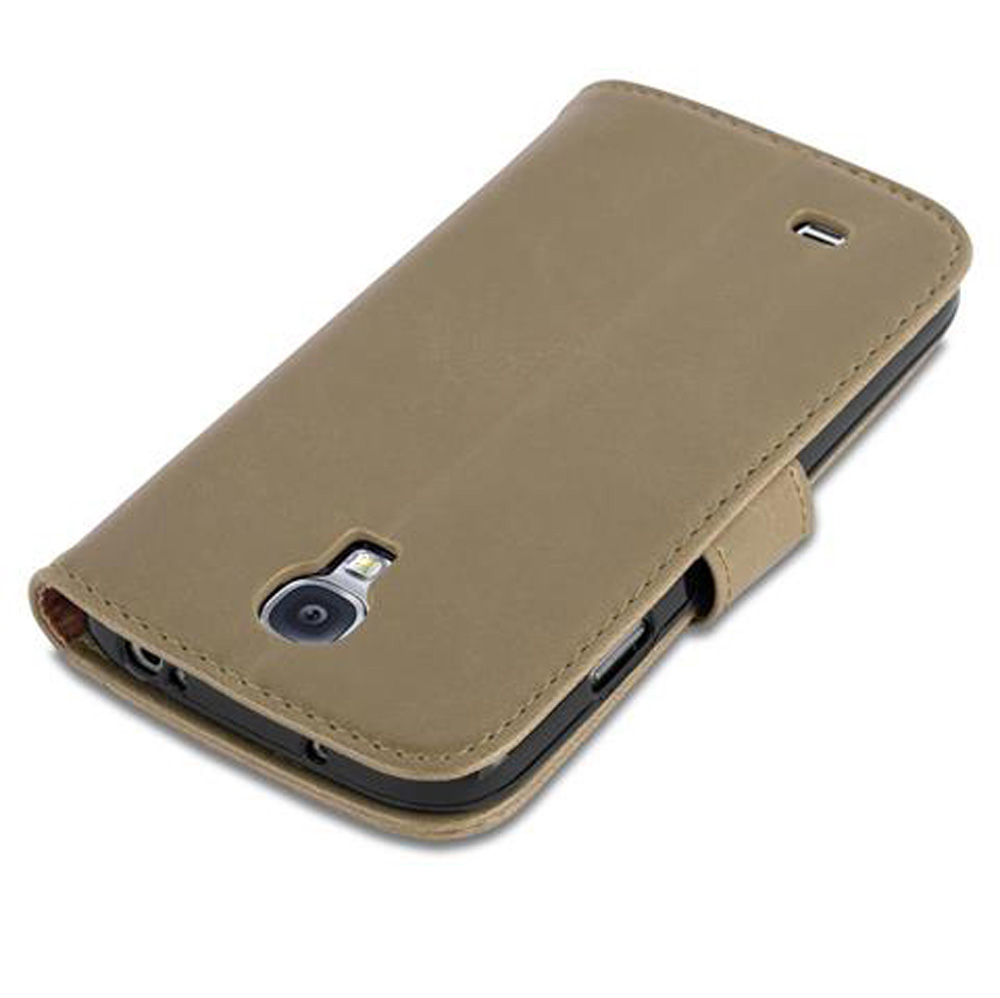 Custodia a libro marrone per telefono con foro per fotocamera.
