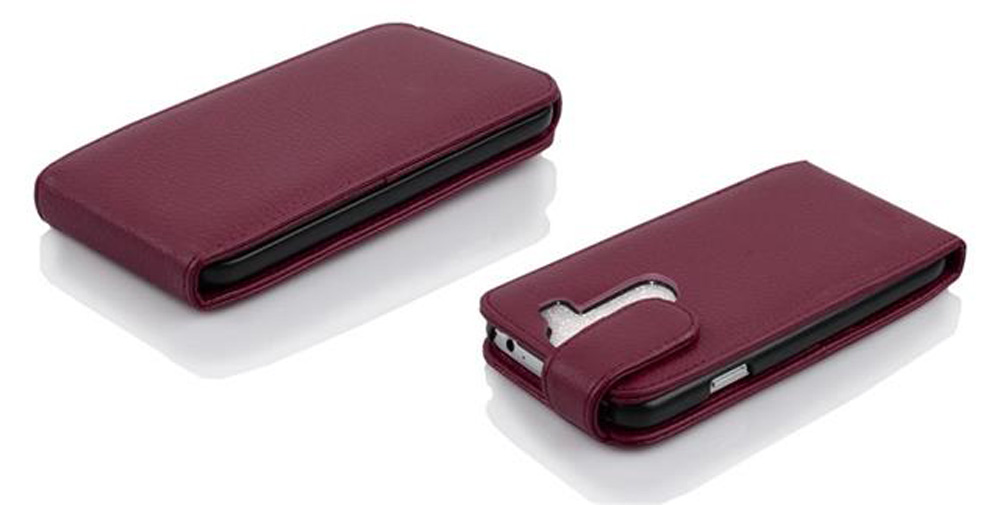 Due custodie per cellulare color borgogna in orizzontale su sfondo bianco.