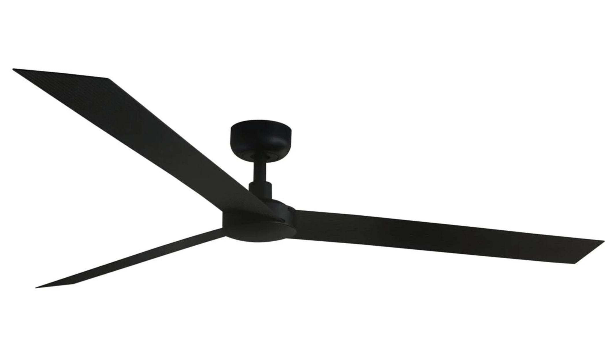 Un ventilatore da soffitto nero con tre pale larghe, montato su sfondo bianco.