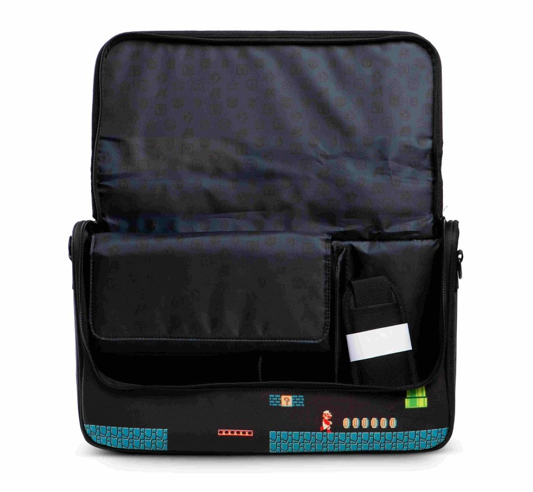 Borsa nera aperta a tema Mario, con scomparti e tracolla visibili.