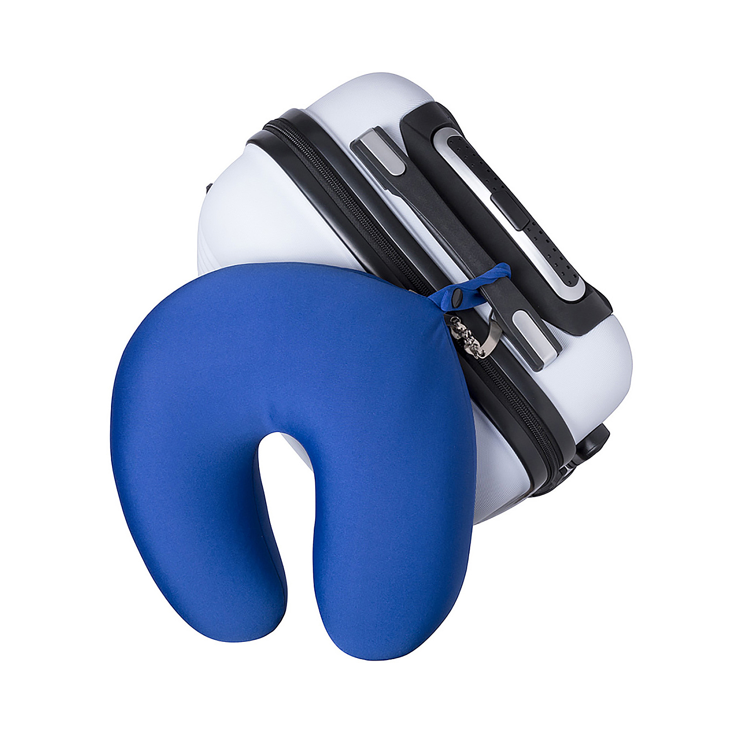 Un cuscino da collo blu poggia su una valigia bianca con cerniera nera.