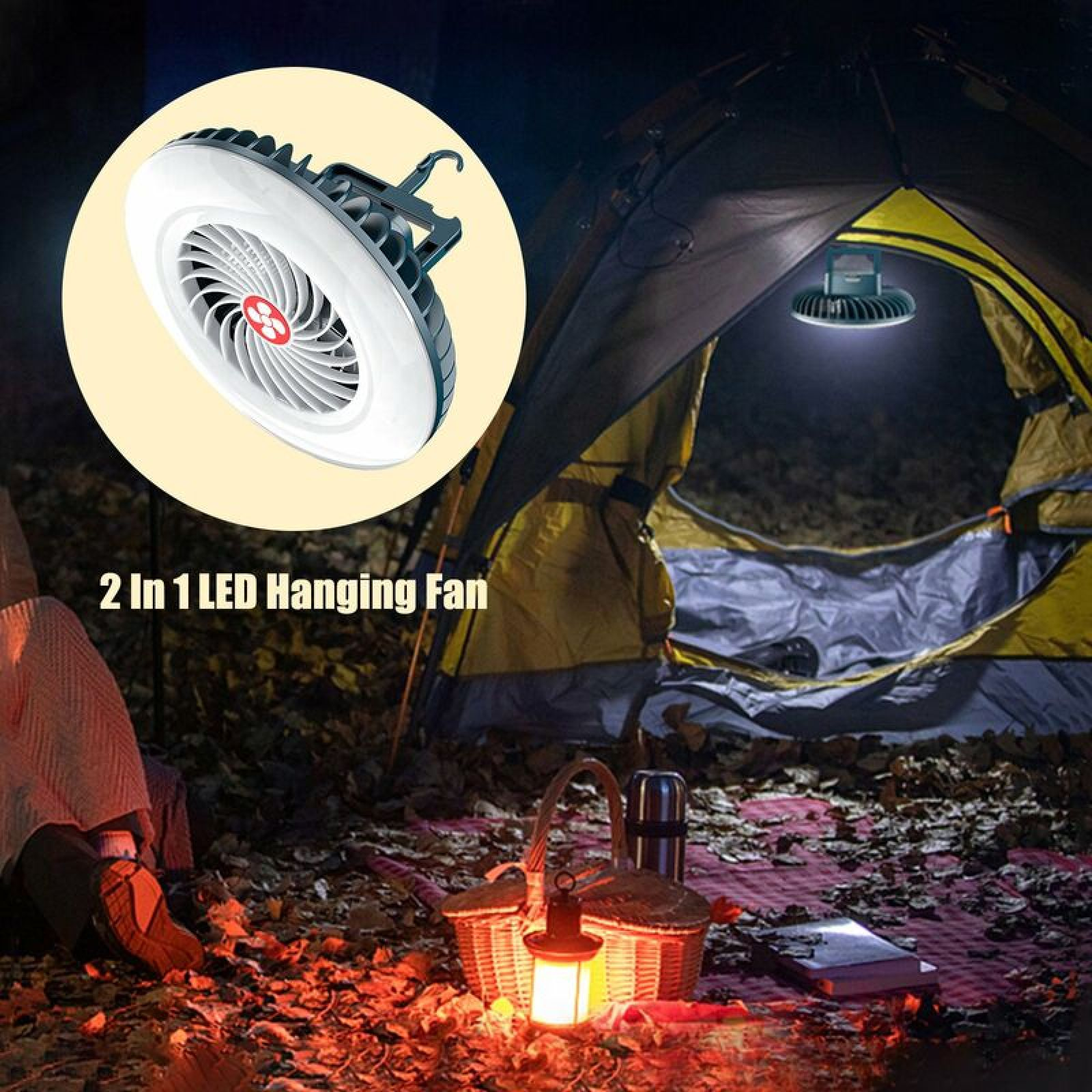 Ein Campingzelt bei Nacht mit einem hängenden LED-Lüfter und Licht darin.
