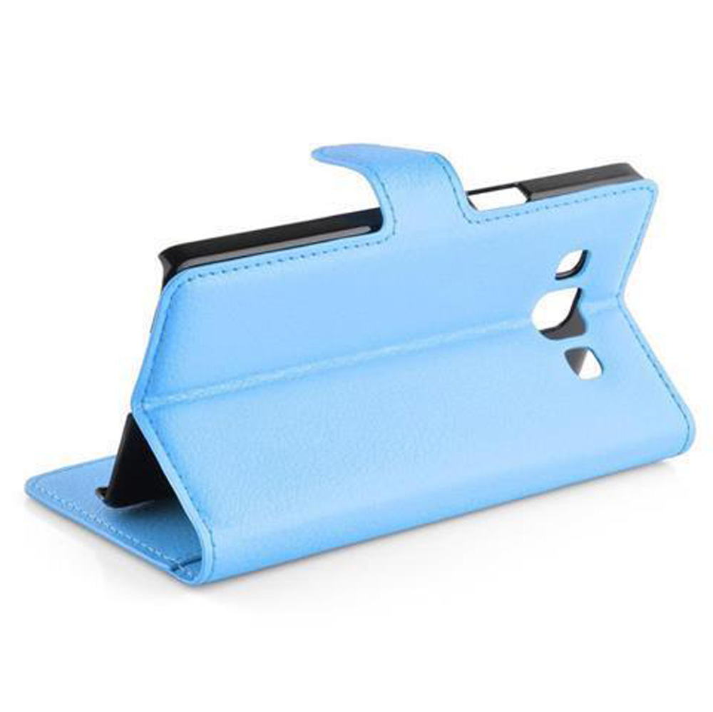 Custodia a libro blu chiaro per telefono con ritagli per fotocamera e pulsanti.