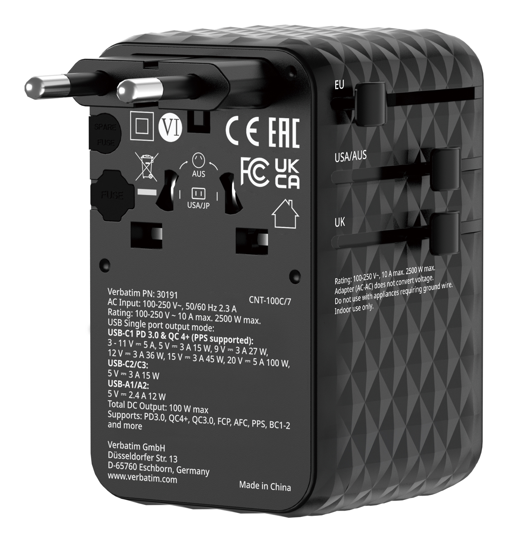 Adattatore da viaggio nero con spinotti estraibili per UE, USA/AUS e UK. Include porte USB.