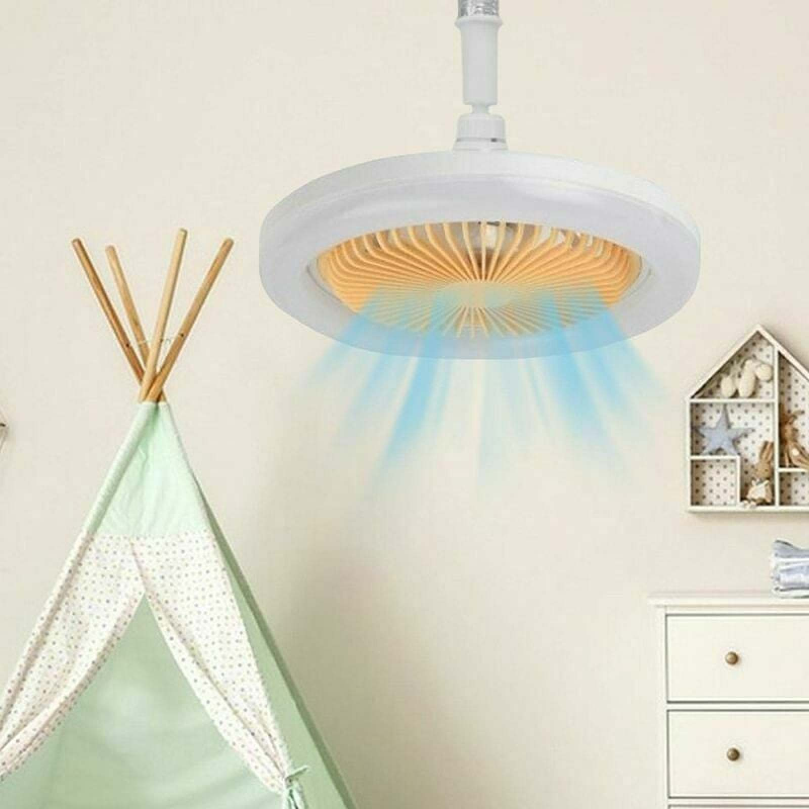 Deckenventilator mit orangefarbenen Flügeln und blauen Luftströmen über einem Tipi.