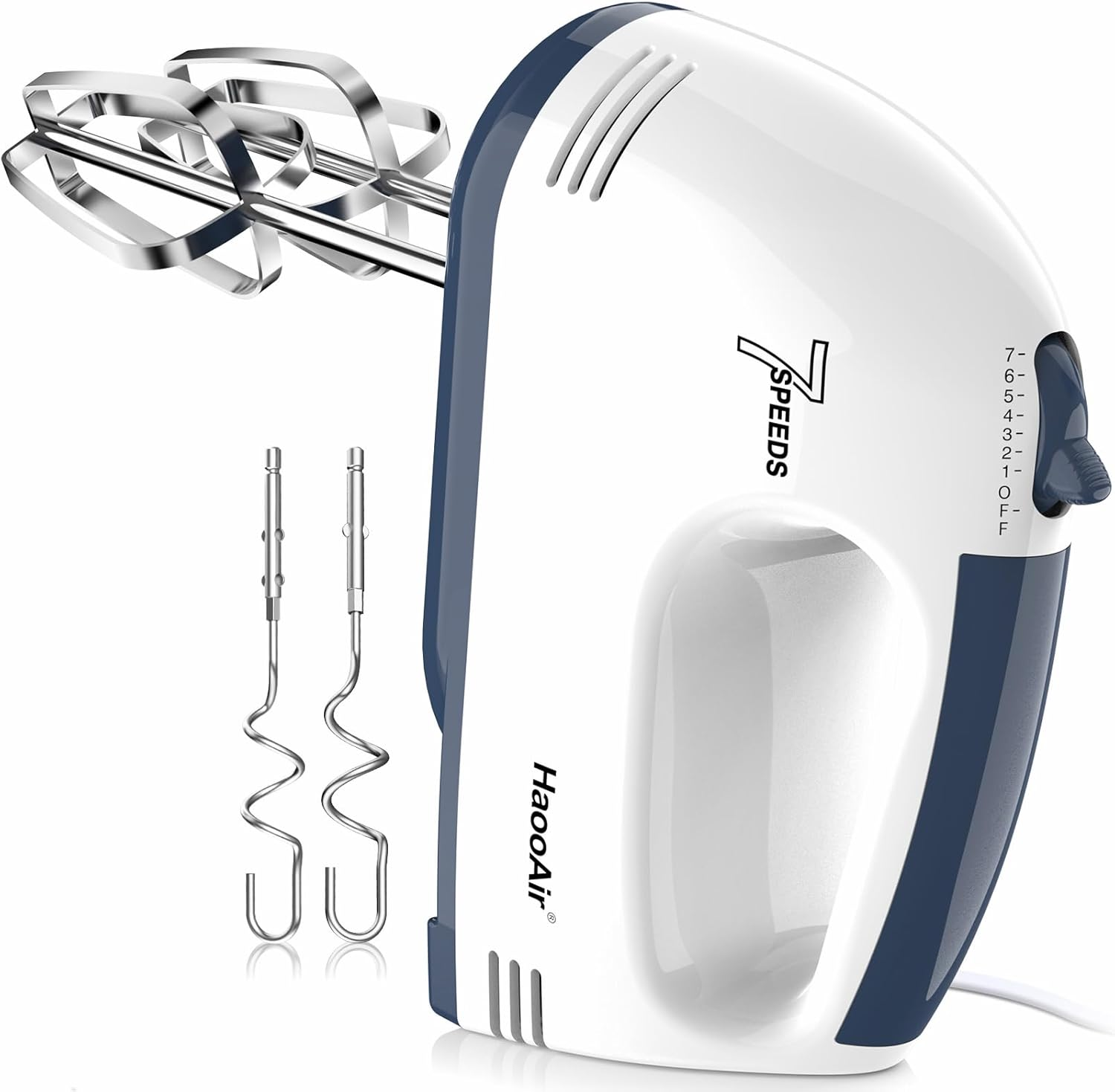Ein weißer Handmixer mit blauen Akzenten und zwei Rührbesen.