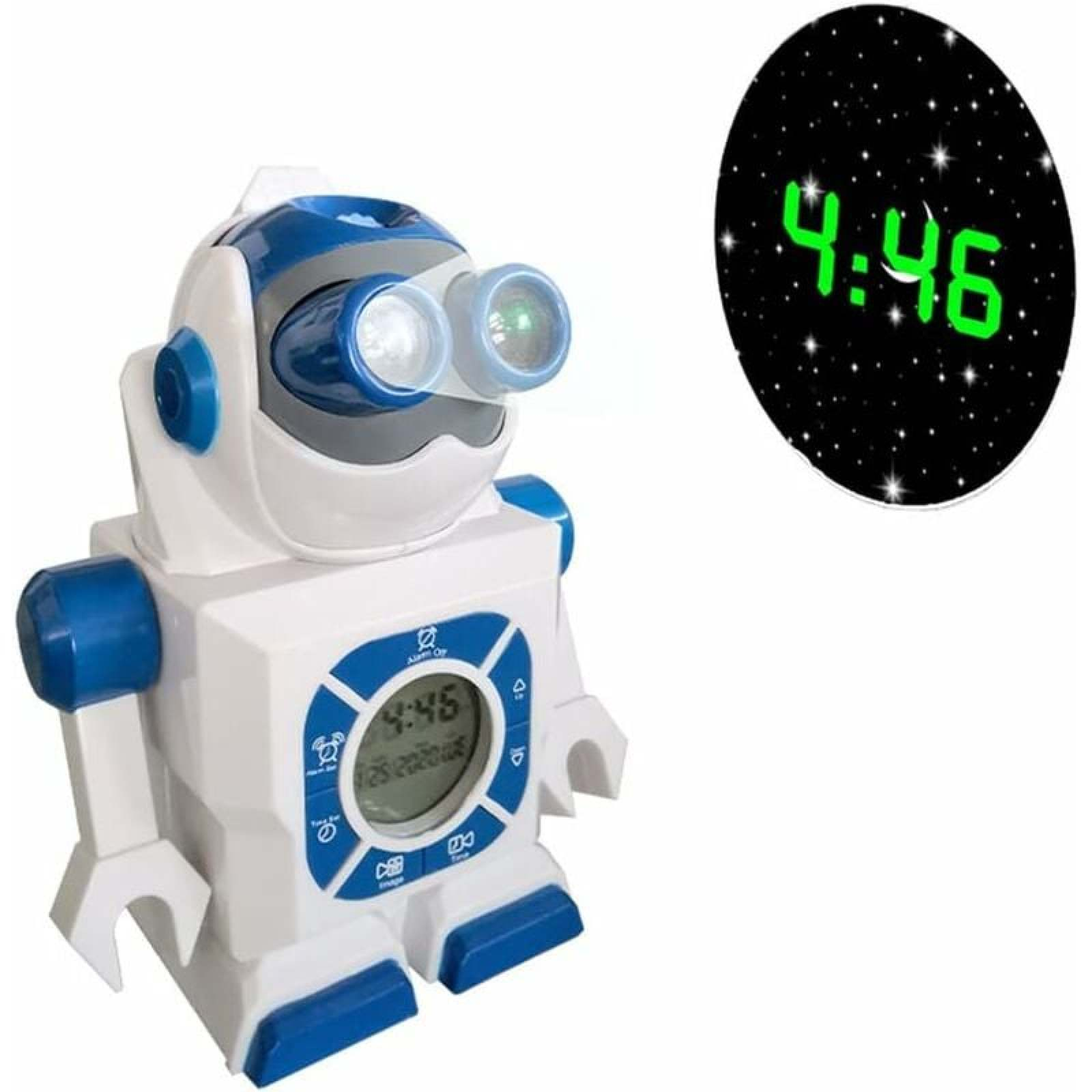 Ein weiß-blauer Roboter-Wecker mit projizierter Zeit auf sternklarem Hintergrund.