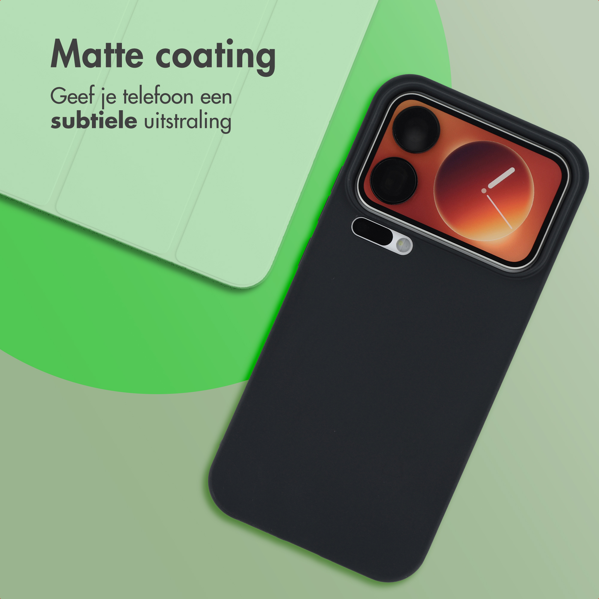 Zwarte telefoonhoes op lichtgroene achtergrond met tekst.