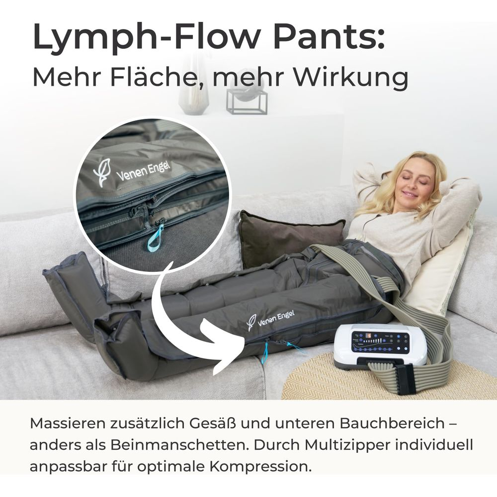 Frau liegt auf Sofa mit Lymph-Flow Hose, die Beine und Bauch massiert.