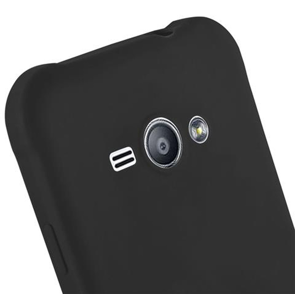 Rückseite eines schwarzen Smartphones mit Kamera, Blitz und Lautsprecher.