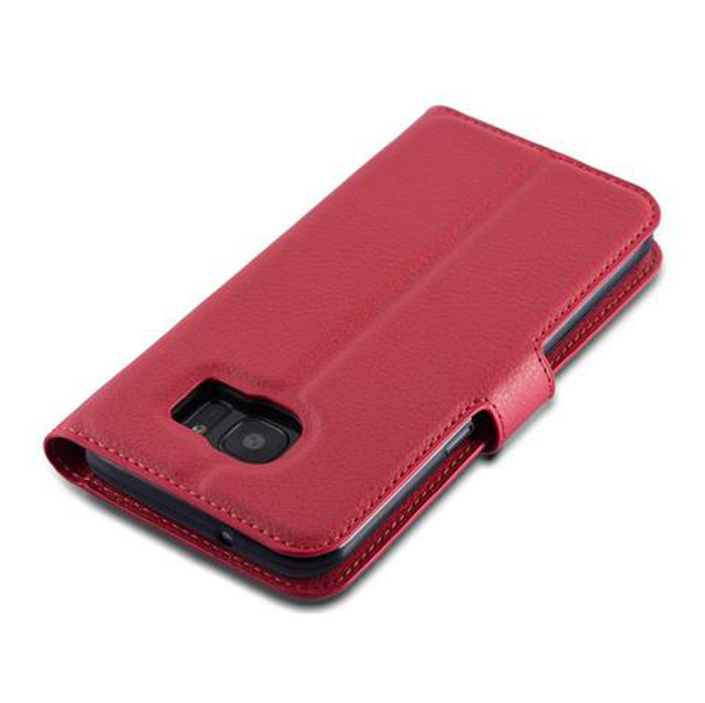 Custodia rossa in pelle per smartphone, con foro fotocamera.