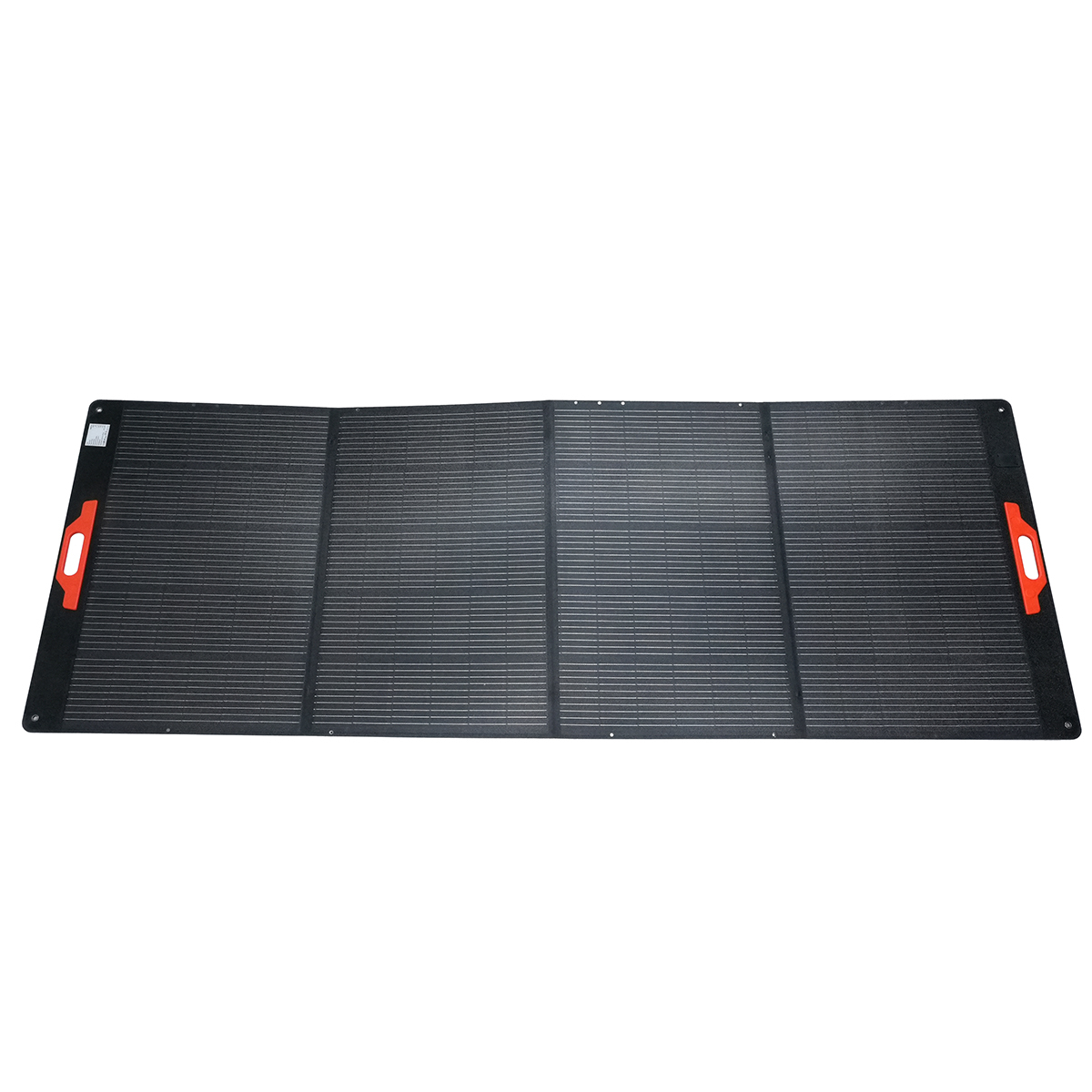 Un panel solar negro desplegado con asas naranjas en ambos extremos.
