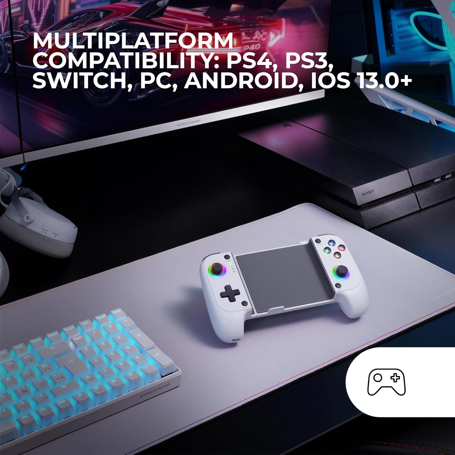 Gaming-Setup mit PS4, Tastatur, Controller und Monitor. Text erwähnt Multiplattform-Kompatibilität.