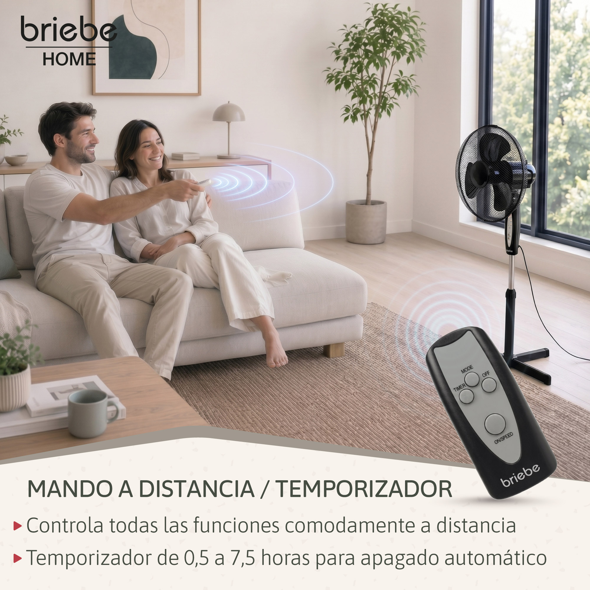 Una pareja se sienta en un sofá, usando un mando a distancia para un ventilador.
