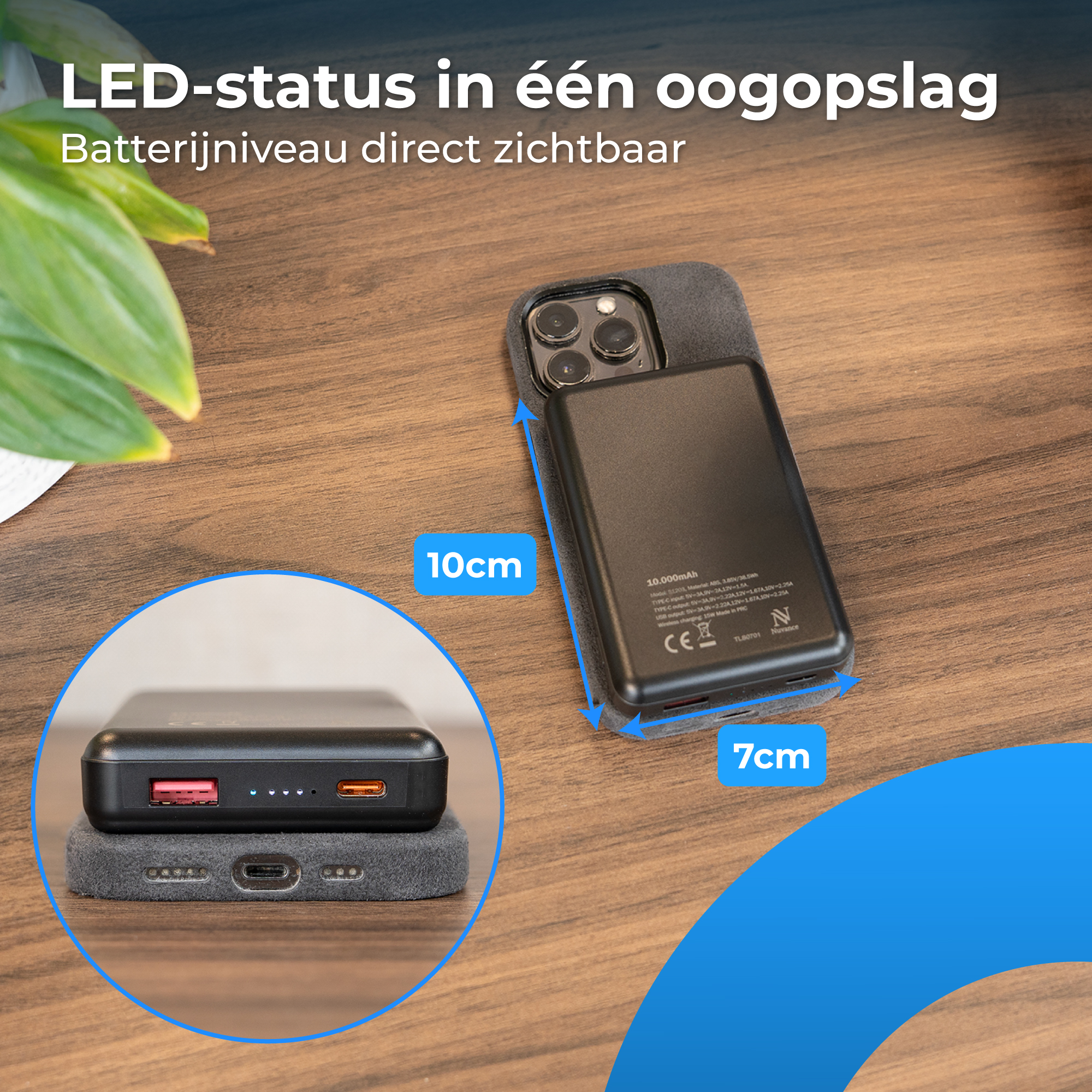 Zwarte powerbank lader op telefoonhoes, 10cm x 7cm.