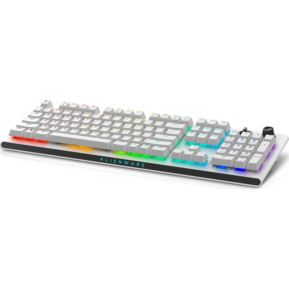 Eine weiße Alienware-Tastatur mit RGB-Beleuchtung, die von links nach rechts von Rot über Gelb zu Grün wechselt.