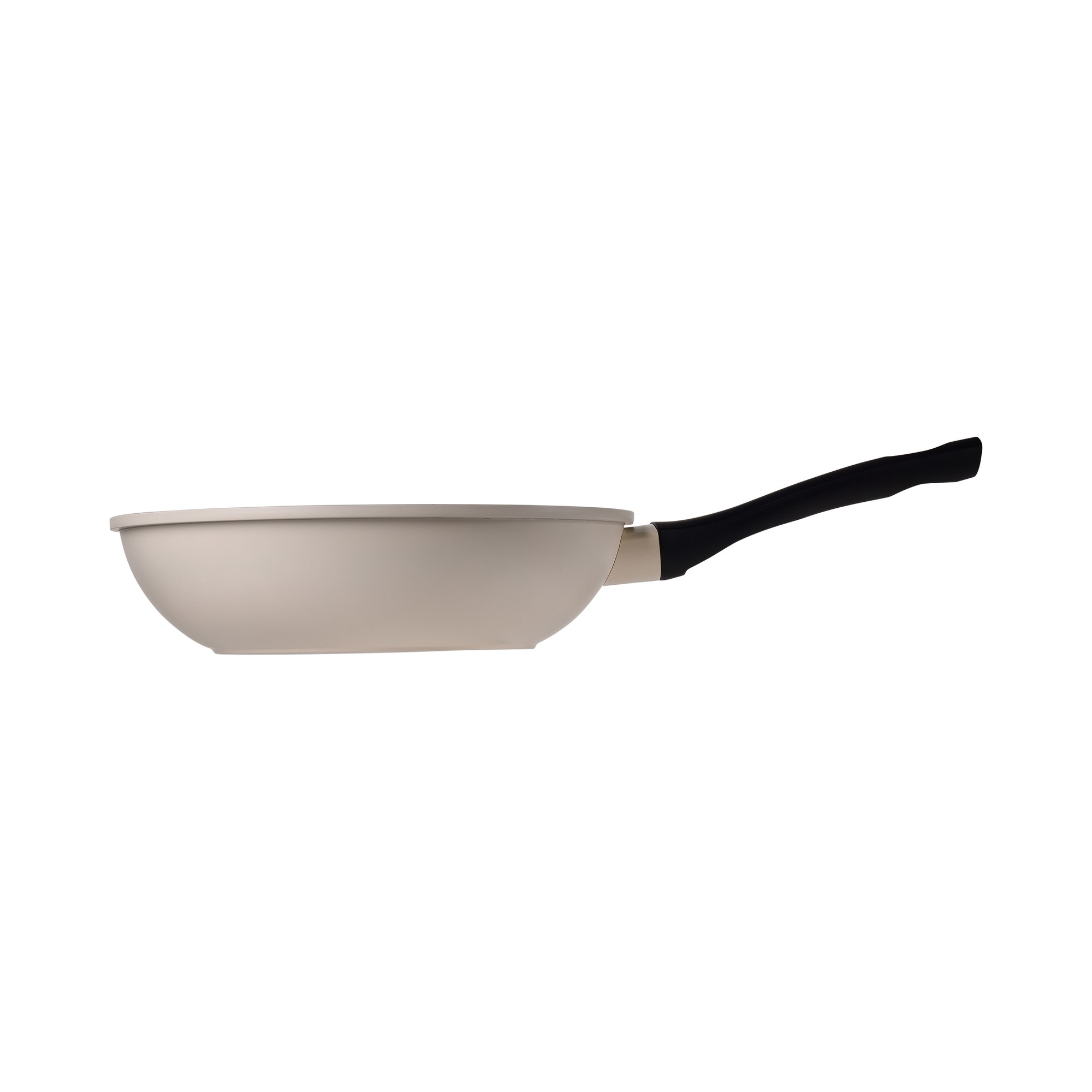 Una sartén beige con mango negro sobre fondo blanco.