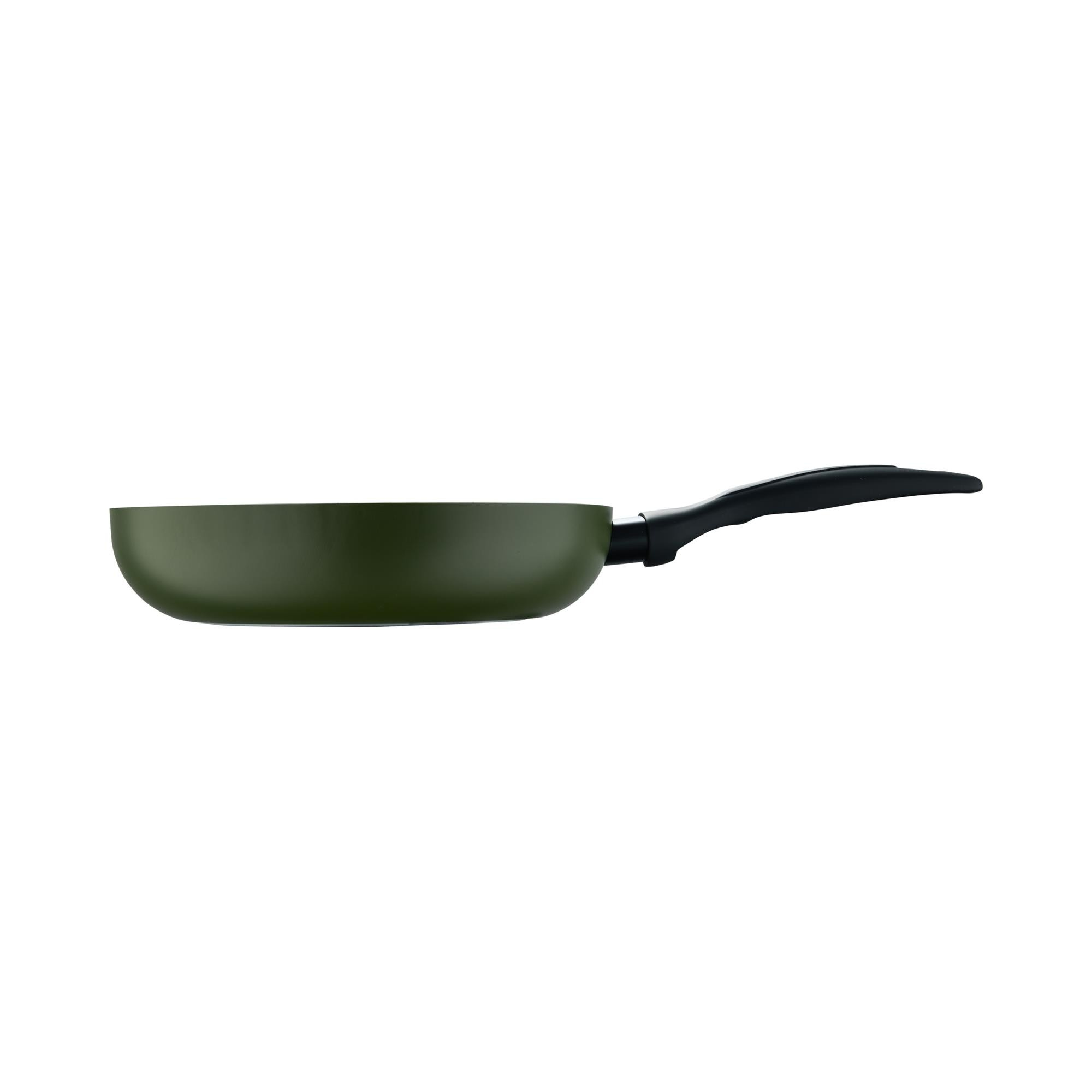 Una sartén verde con mango negro sobre fondo blanco.