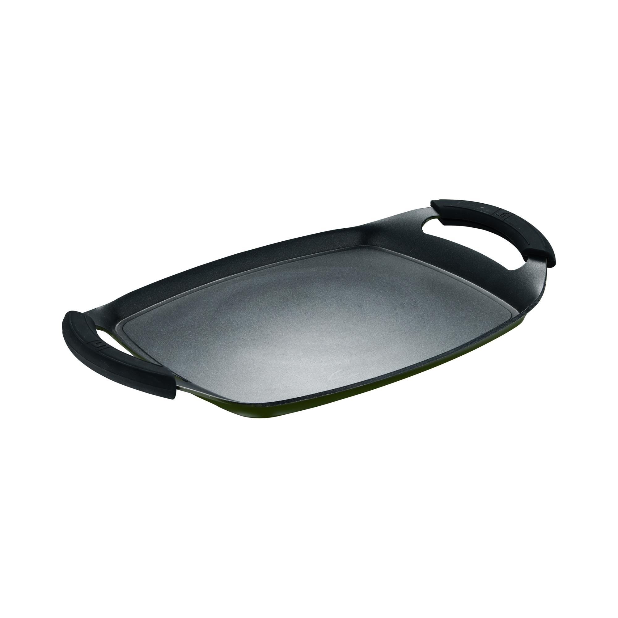Una plancha rectangular con asas negras sobre fondo blanco.