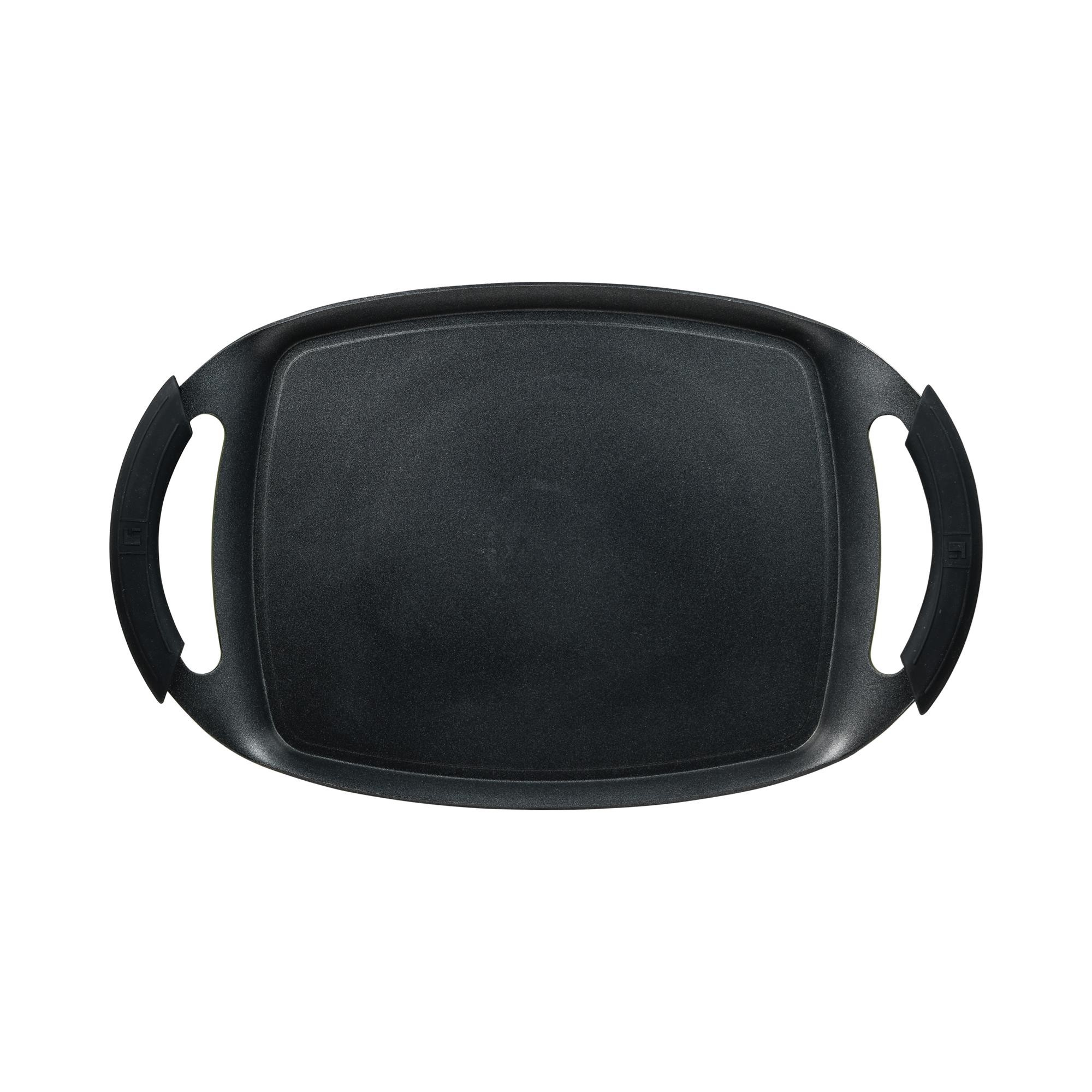 Una plancha rectangular negra con asas a ambos lados.