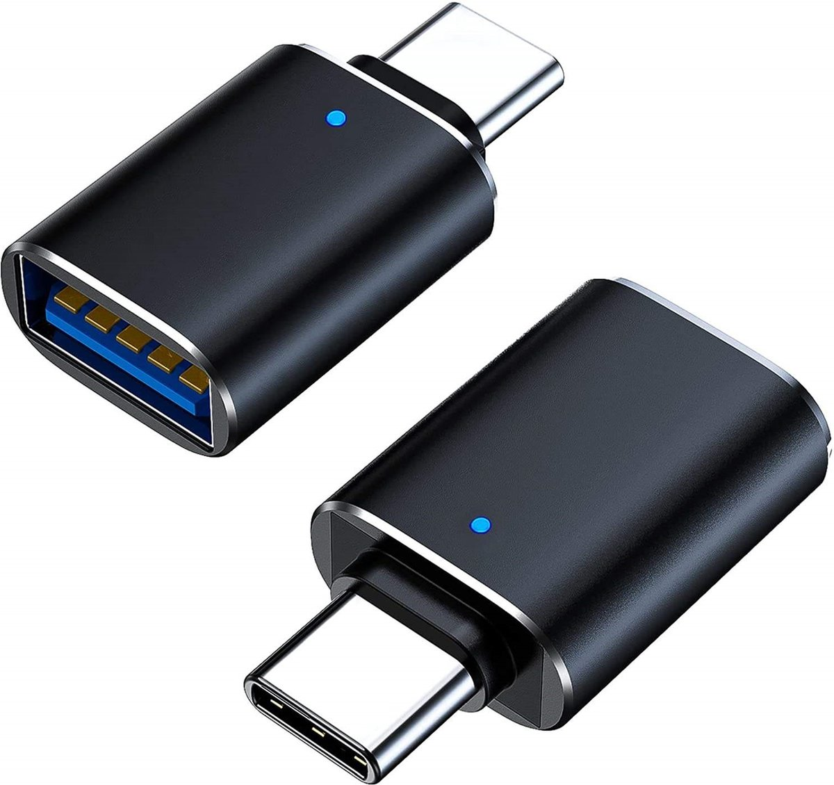 Zwei schwarze USB-C-Adapter mit blauem Lämpchen, eine Seite USB-A, andere USB-C.