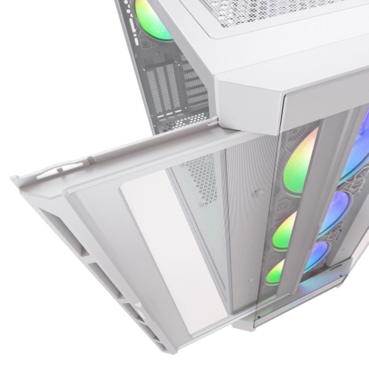 Ein weißes Computergehäuse mit geöffnetem Lüftergitter und bunten RGB-Lüftern.