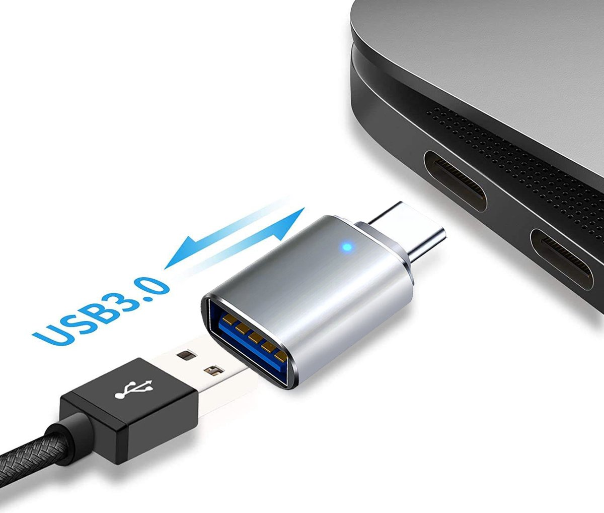 USB-C-Adapter wird in einen Laptopanschluss gesteckt. Blaue Pfeile zeigen USB 3.0.