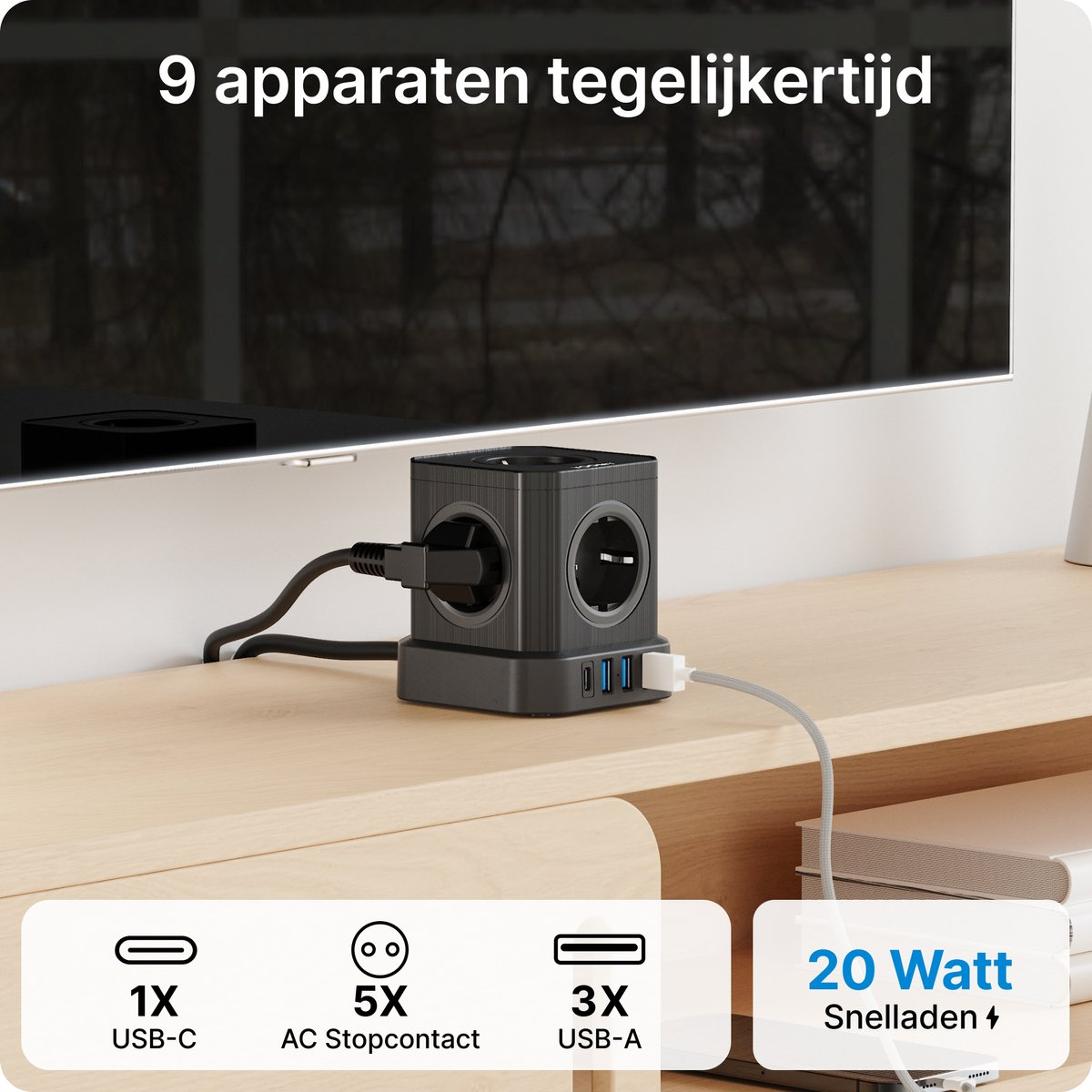 Schwarzer Mehrfachsteckdosenwürfel mit 5 Steckdosen, 3x USB-A, 1x USB-C.