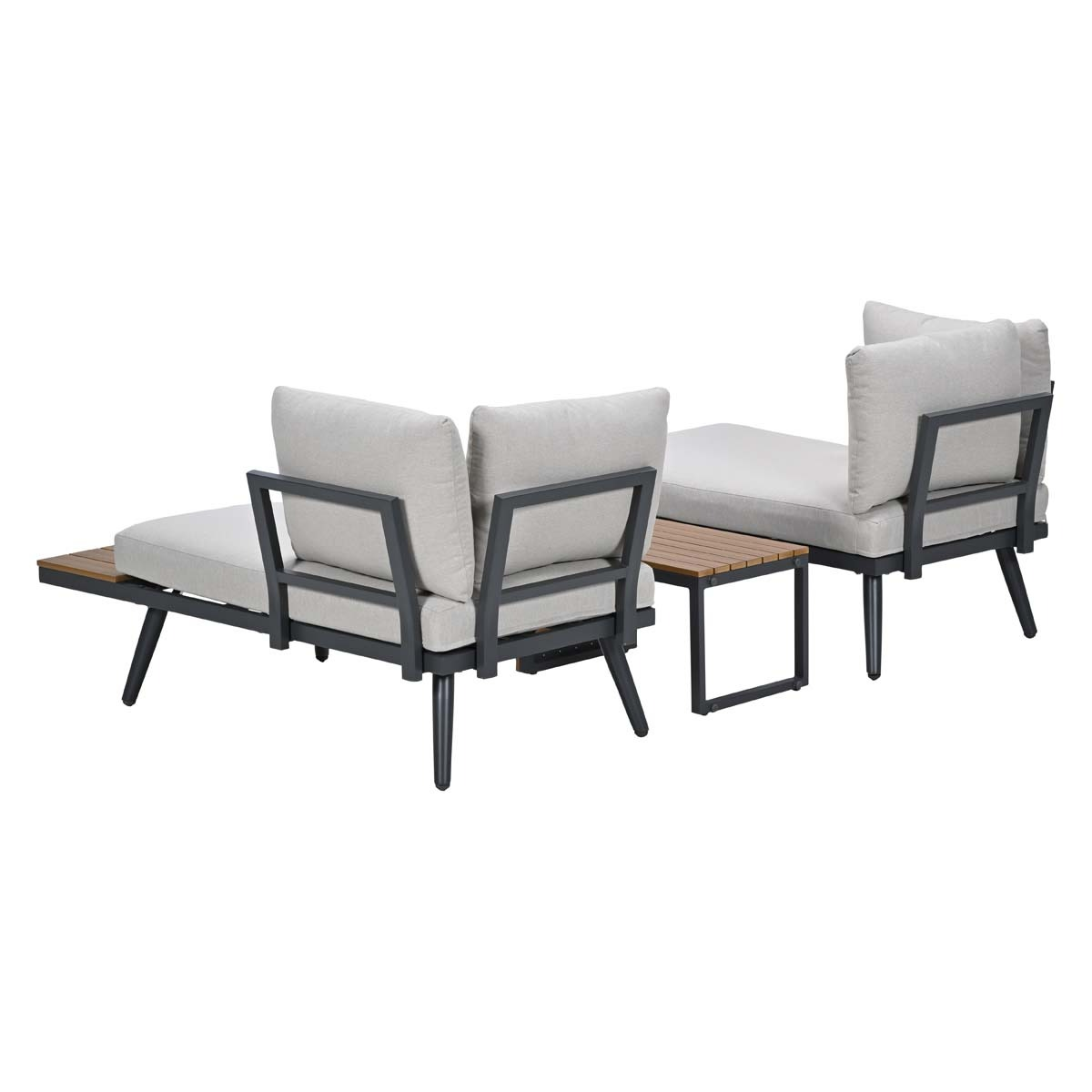 Grijze tuinmeubelset met houten accenten en salontafel.
