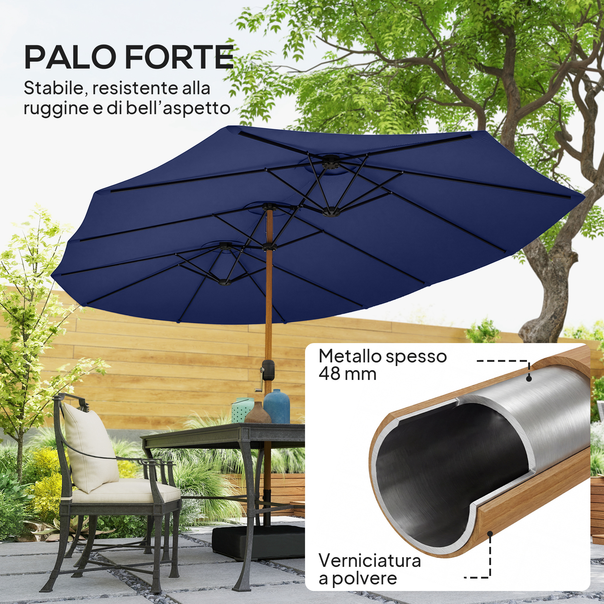Un ombrellone blu scuro con palo in legno su tavolo e sedia da giardino.