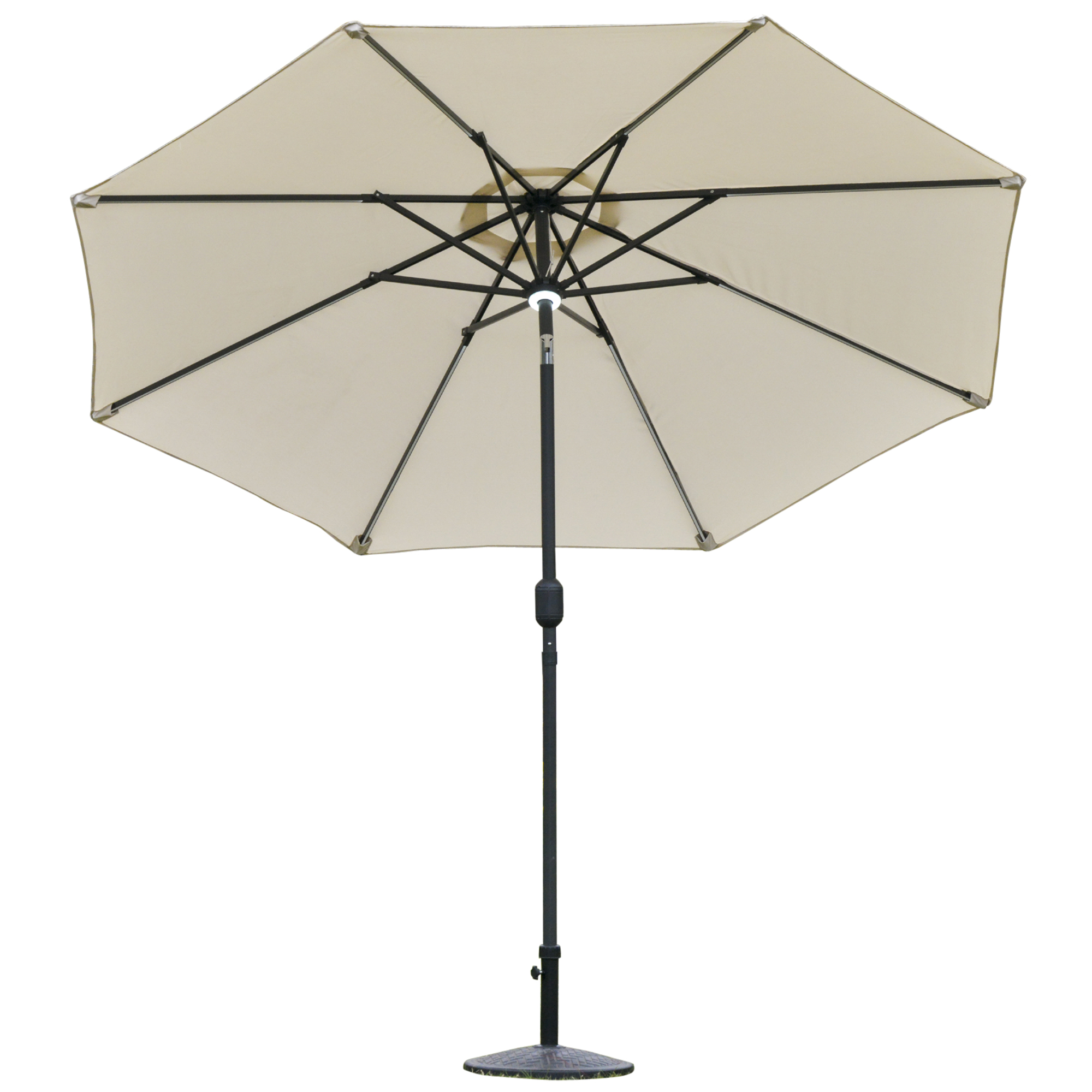Un ombrellone aperto color beige con telaio nero su sfondo bianco.