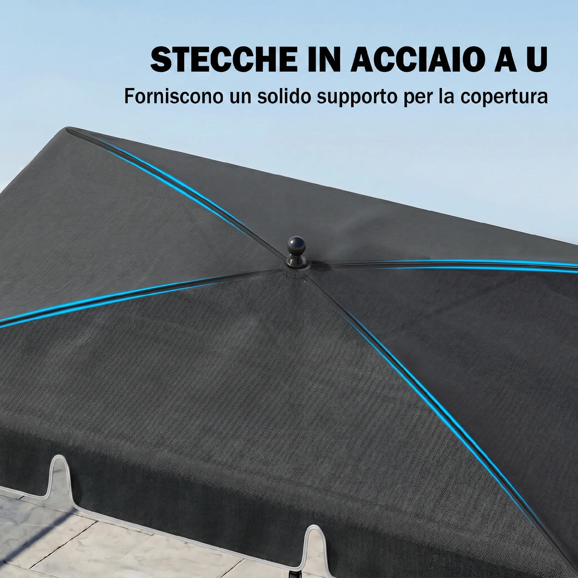 Tenda con accenti blu e stecche in acciaio a U per supporto.