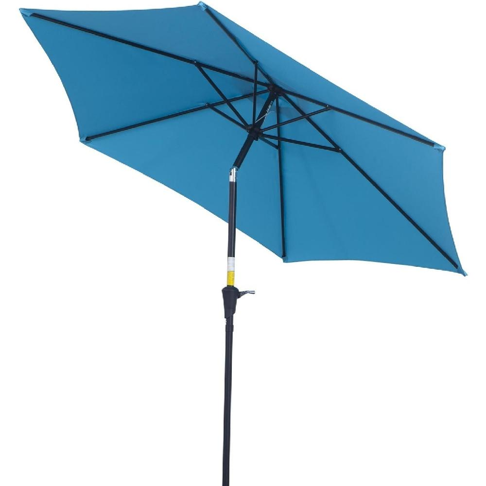 Un ombrellone blu con telaio nero, isolato su sfondo bianco.
