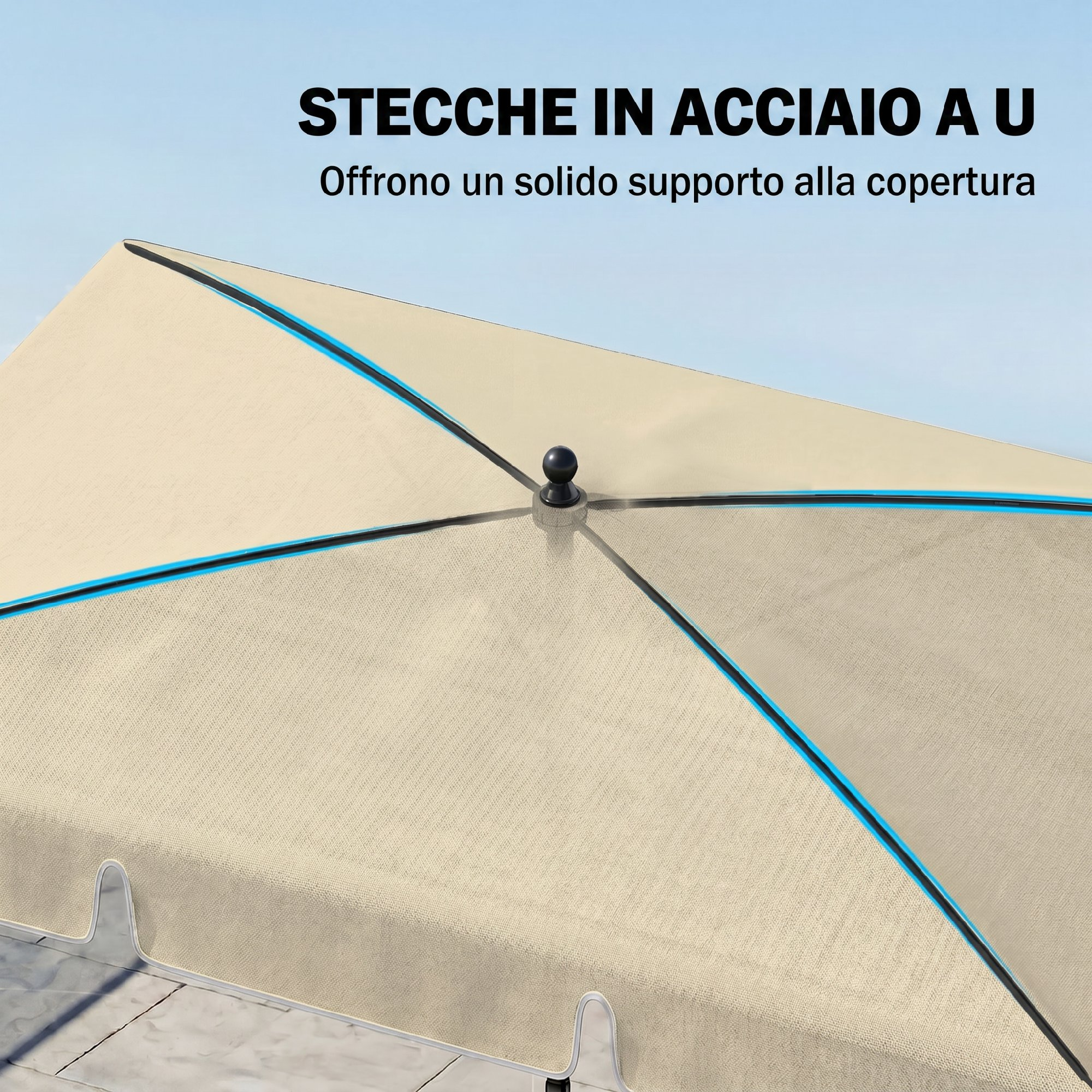 Tenda parasole marrone chiaro con accenti blu e stecche metalliche.