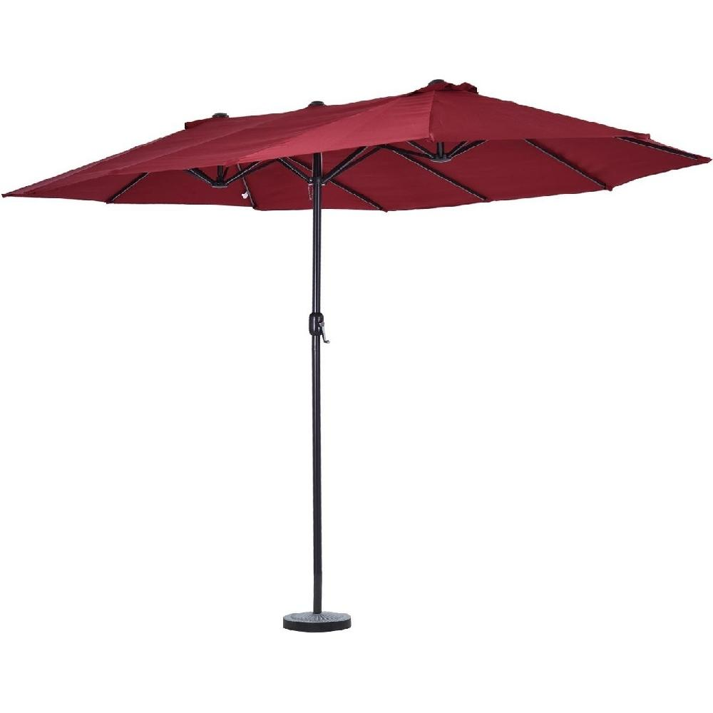 Un ombrellone rettangolare da esterno color burgundy con due tettucci separati su palo e base neri.